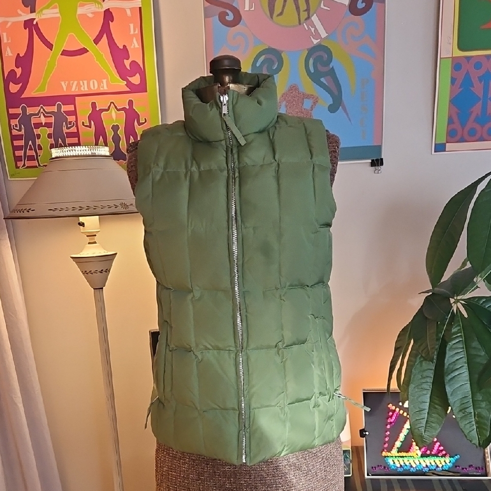 Vintage GAP Olive Green Quilted Winter Puffer Vest Women's Size SX Zipper Front